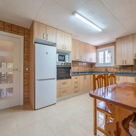 Homeholidaysrentals Dona - Costa Barcelona Apartment *